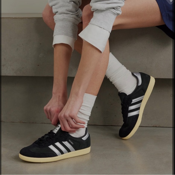 NIB Adidas Samba OG BLACK WITH SILVER Sz. 5.5 US 3.5 UK - Picture 2 of 7